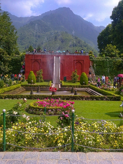 ছবি: শালিমার বাগ, শ্রীনগর