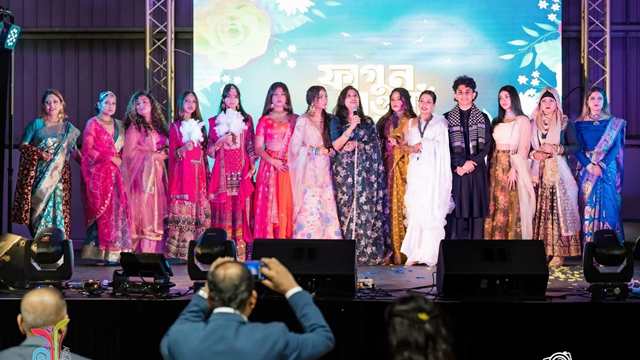 ছবিঃ ফ্যাশন শোতে অংশগ্রহনকারীরা।